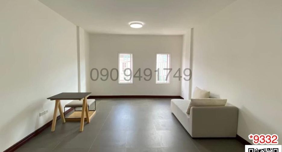 For rent 3 bedrooms townhouse in Phra Samut Chedi, Samut Prakan
