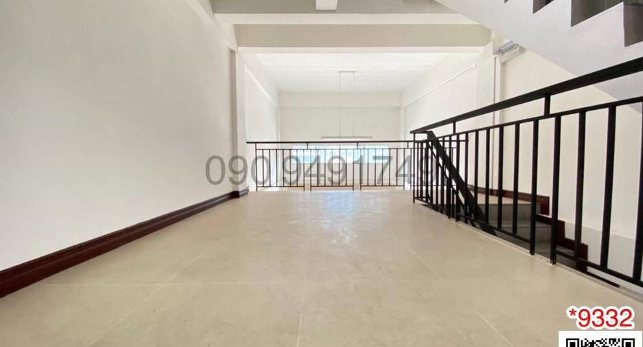 For rent 3 bedrooms townhouse in Phra Samut Chedi, Samut Prakan