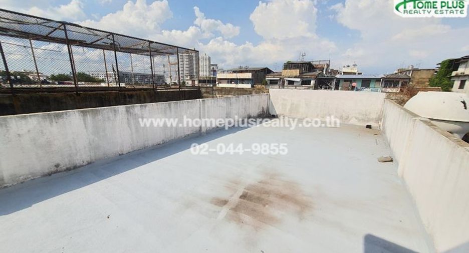 For sale 5 bedrooms retail Space in Bang Kapi, Bangkok