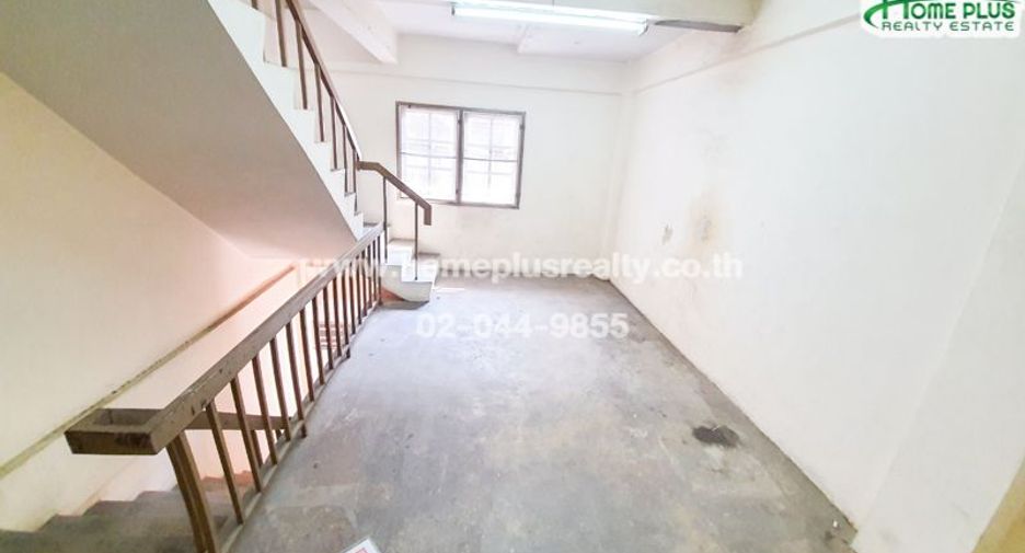 For sale 5 bedrooms retail Space in Bang Kapi, Bangkok