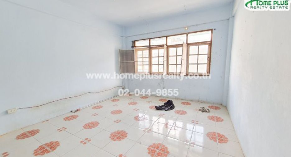 For sale 5 bedrooms retail Space in Bang Kapi, Bangkok
