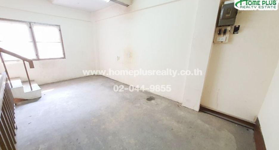 For sale 5 bedrooms retail Space in Bang Kapi, Bangkok