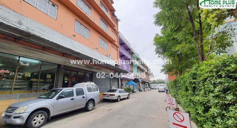 For sale 5 bed retail Space in Bang Kapi, Bangkok