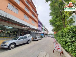 For sale 5 bedrooms retail Space in Bang Kapi, Bangkok
