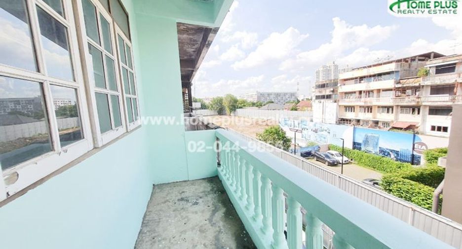 For sale 5 bedrooms retail Space in Bang Kapi, Bangkok