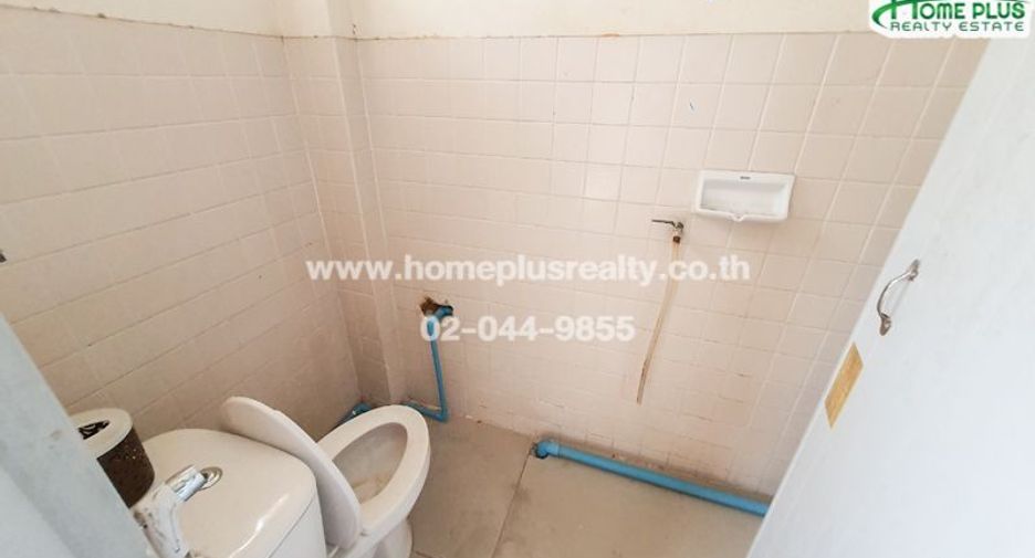 For sale 5 bedrooms retail Space in Bang Kapi, Bangkok