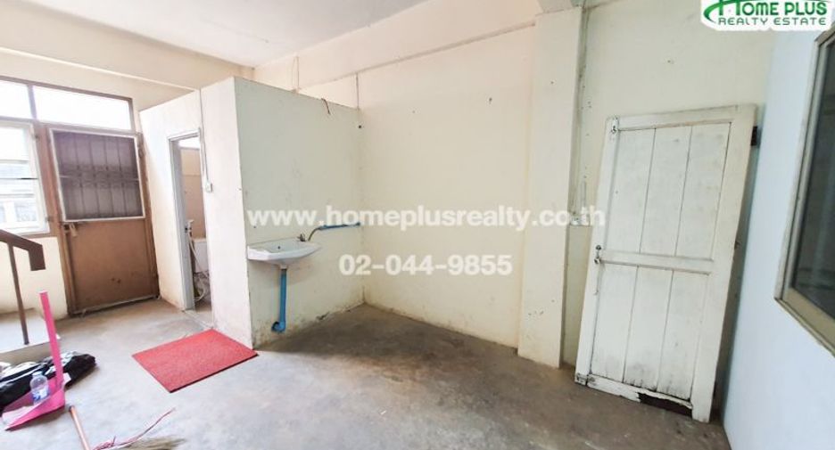 For sale 5 bedrooms retail Space in Bang Kapi, Bangkok