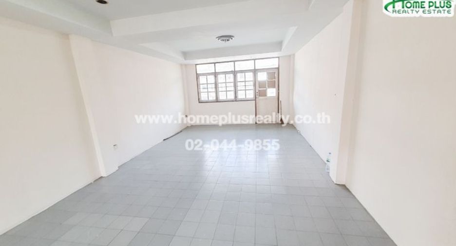 For sale 5 bedrooms retail Space in Bang Kapi, Bangkok
