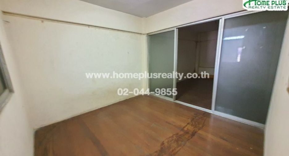 For sale 5 bedrooms retail Space in Bang Kapi, Bangkok