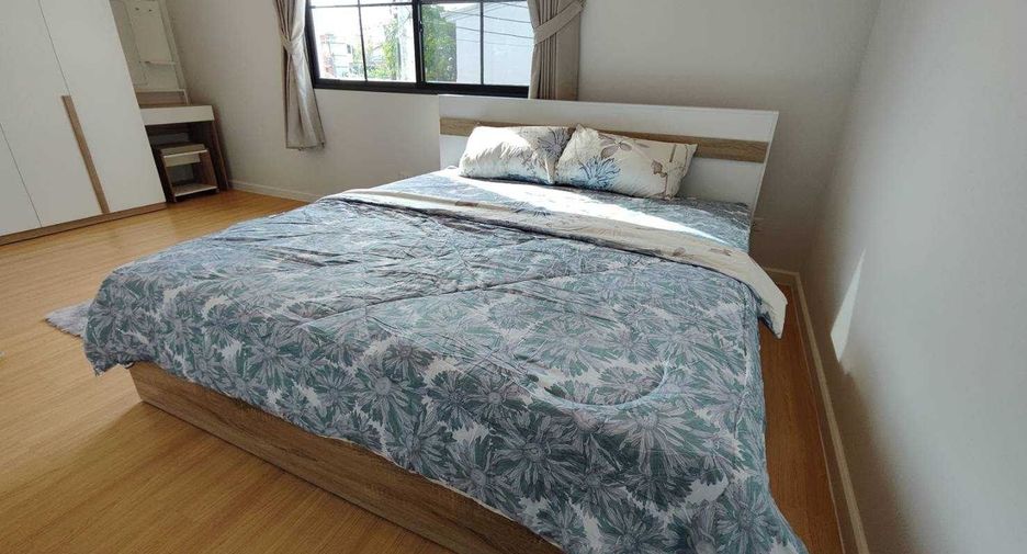 For rent 2 bedrooms townhouse in Bang Phli, Samut Prakan
