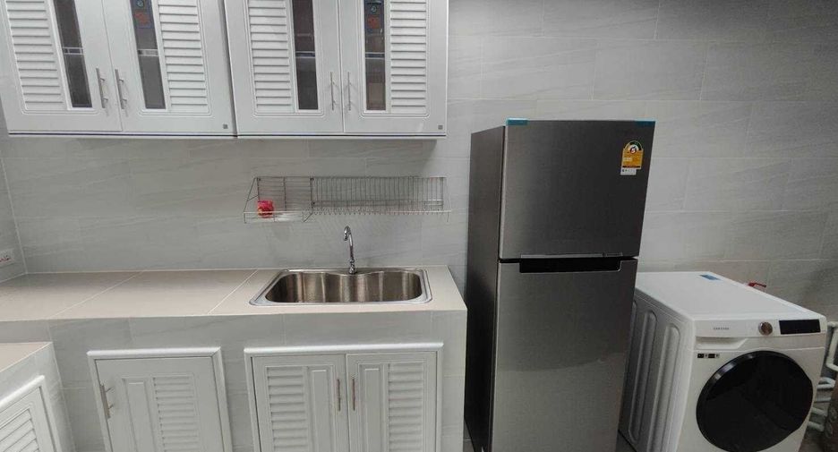 For rent 2 bedrooms townhouse in Bang Phli, Samut Prakan