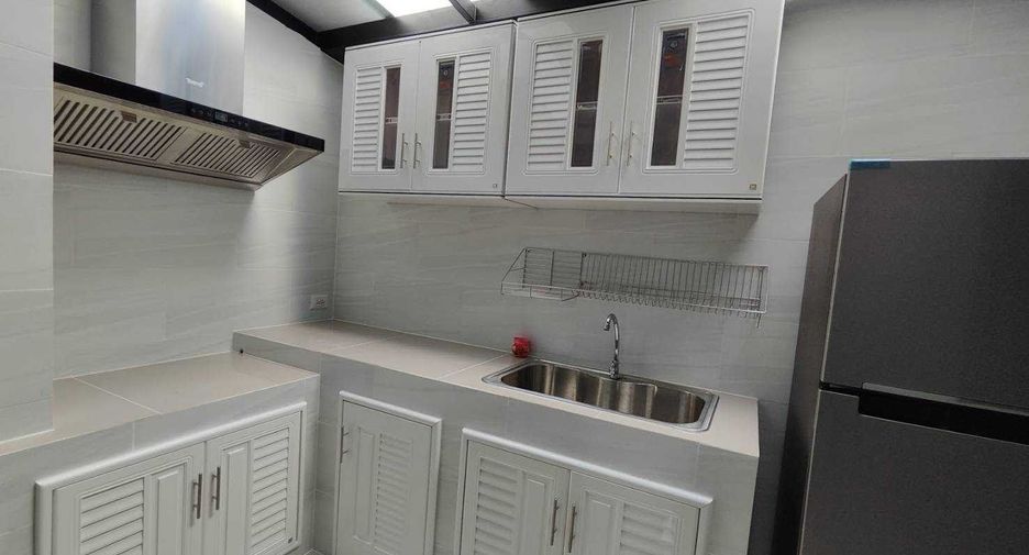 For rent 2 bedrooms townhouse in Bang Phli, Samut Prakan
