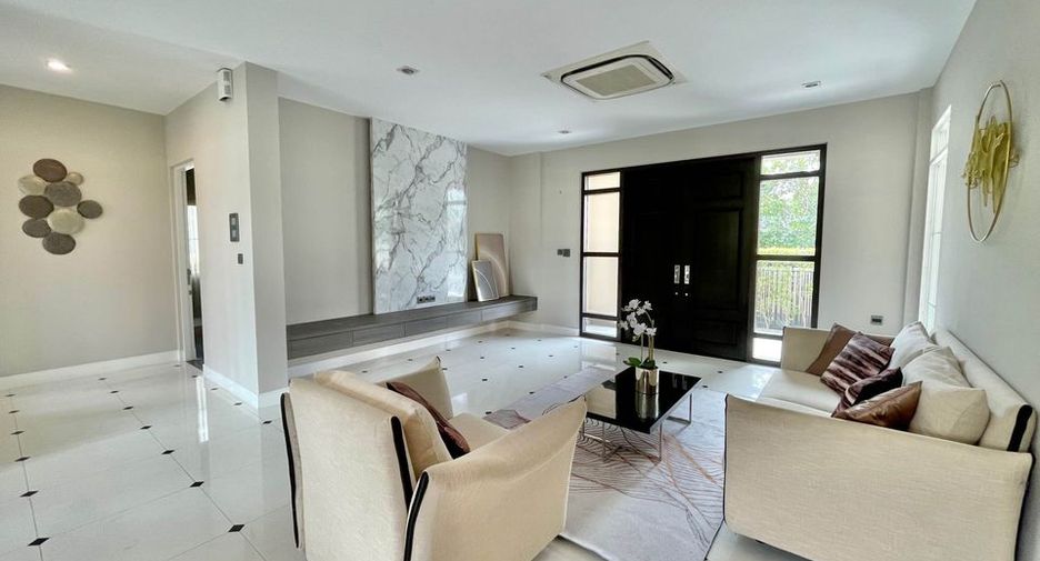 Casa en alquiler de 4 habitaciones en Bang Phli, Samut Prakan