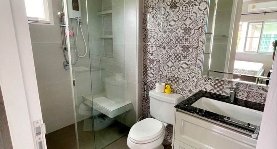 Casa en alquiler de 4 habitaciones en Bang Phli, Samut Prakan