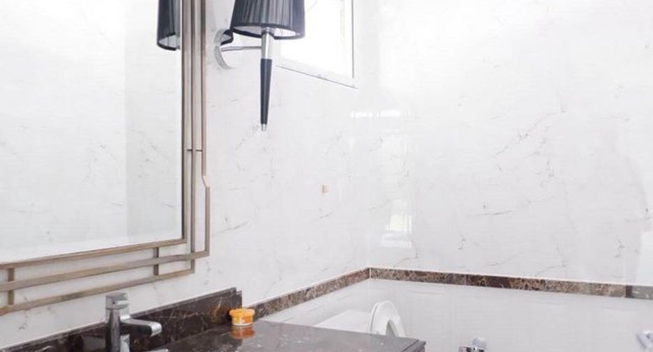 Casa en alquiler de 4 habitaciones en Bang Phli, Samut Prakan