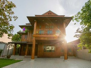 For sale 3 Beds house in Huai Khwang, Bangkok