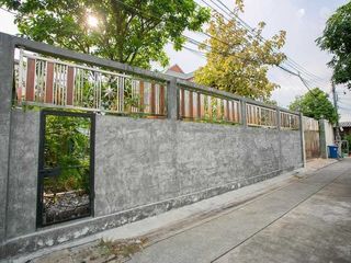 For sale 3 Beds house in Huai Khwang, Bangkok