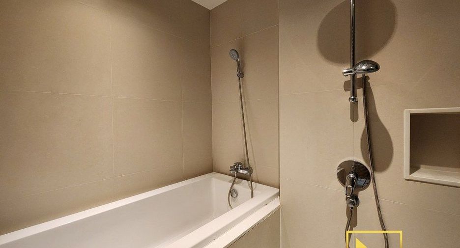 For rent 2 bedrooms serviced apartment in Watthana, Bangkok