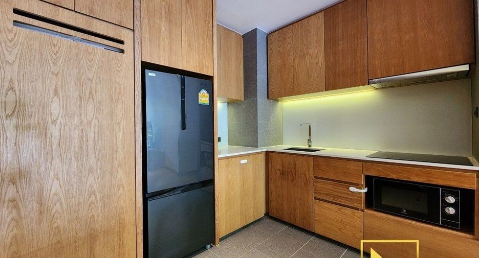 For rent 2 bedrooms serviced apartment in Watthana, Bangkok