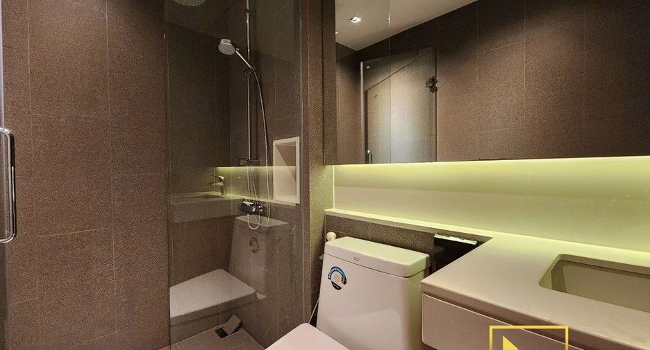 For rent 2 bedrooms serviced apartment in Watthana, Bangkok