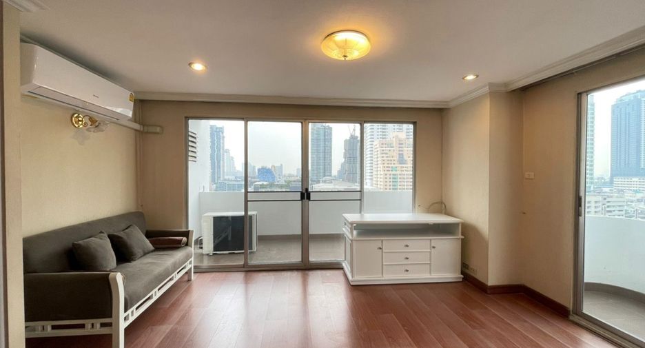For rent 3 bedrooms condo in Watthana, Bangkok