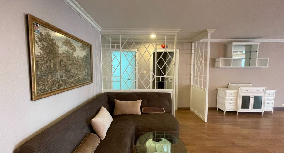 For rent 3 bedrooms condo in Watthana, Bangkok