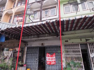 For sale 3 bed retail Space in Lak Si, Bangkok