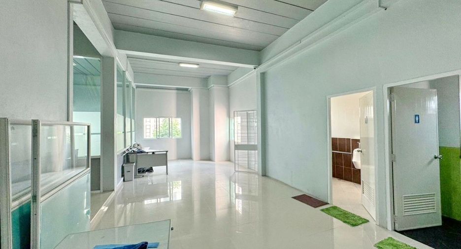 Büro zum Kauf mit 9 Zimmer in Phan Thong, Chonburi