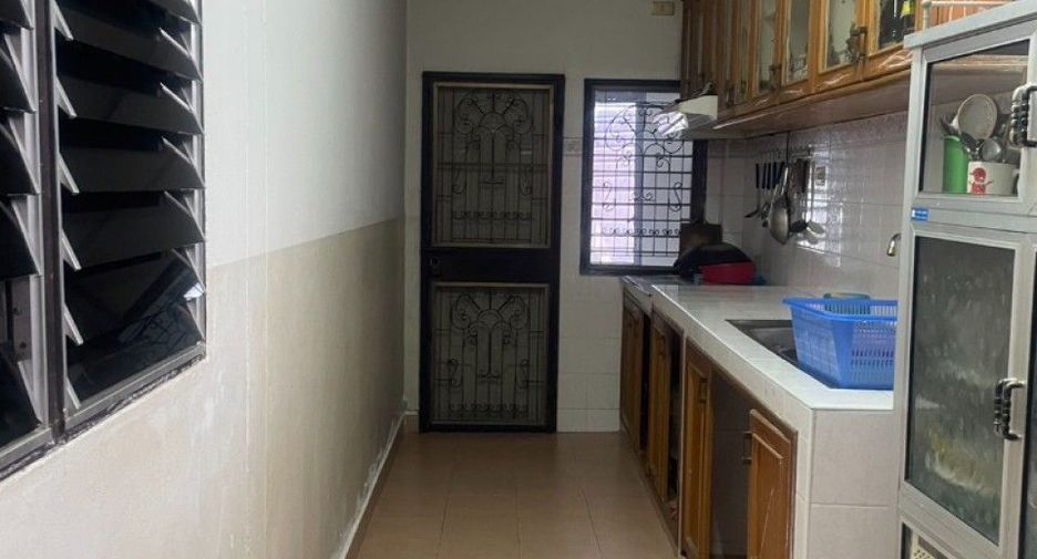 For sale 5 Beds house in Mueang Surin, Surin