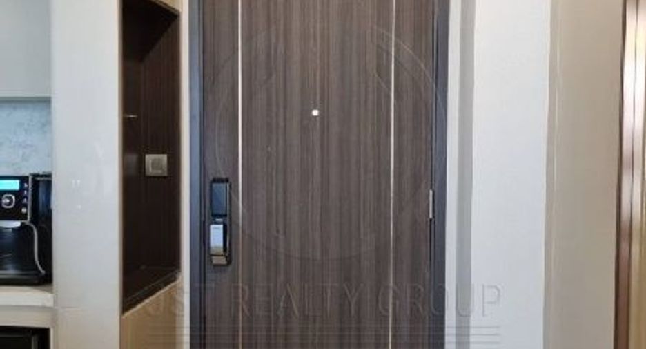 For sale 3 bedrooms condo in Khlong Toei, Bangkok