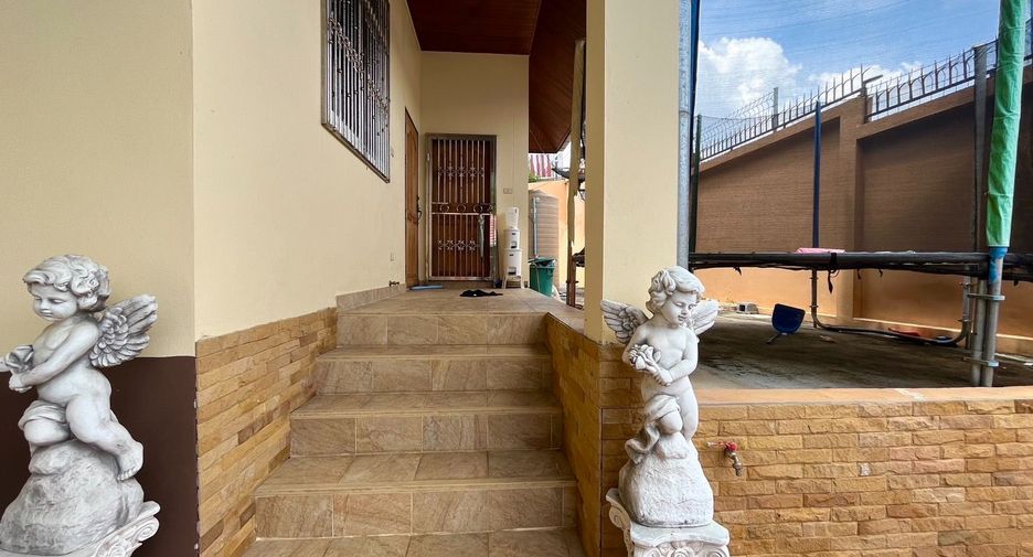 For rent and for sale 3 bed house in Mueang Krabi, Krabi