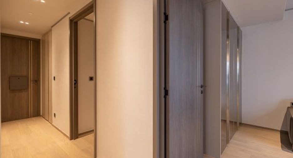 For rent 2 bedrooms condo in Pathum Wan, Bangkok