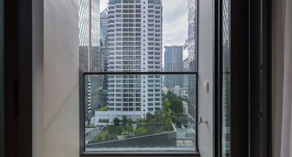For rent 2 bedrooms condo in Pathum Wan, Bangkok