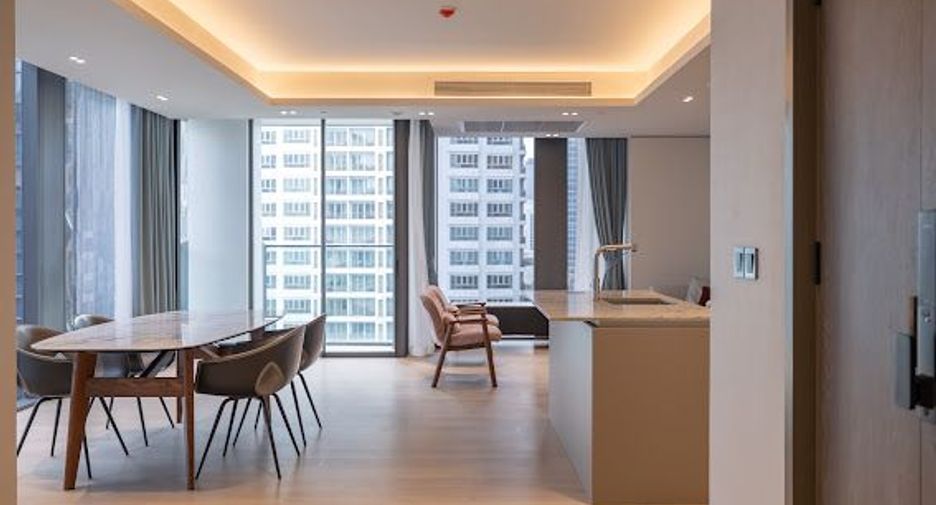 For rent 2 bedrooms condo in Pathum Wan, Bangkok