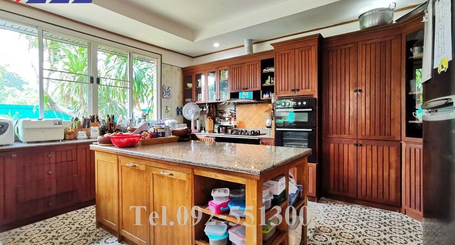 For rent and for sale 7 bed house in Khlong Sam Wa, Bangkok