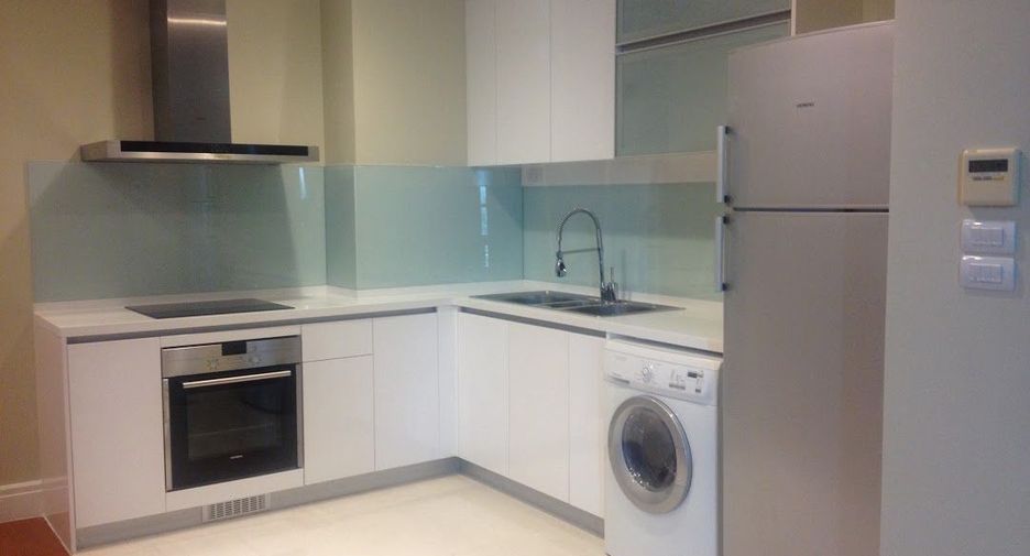 For rent 4 bedrooms condo in Khlong Toei, Bangkok