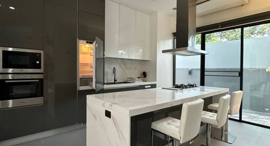 Villa en alquiler de 4 habitaciones en Watthana, Bangkok