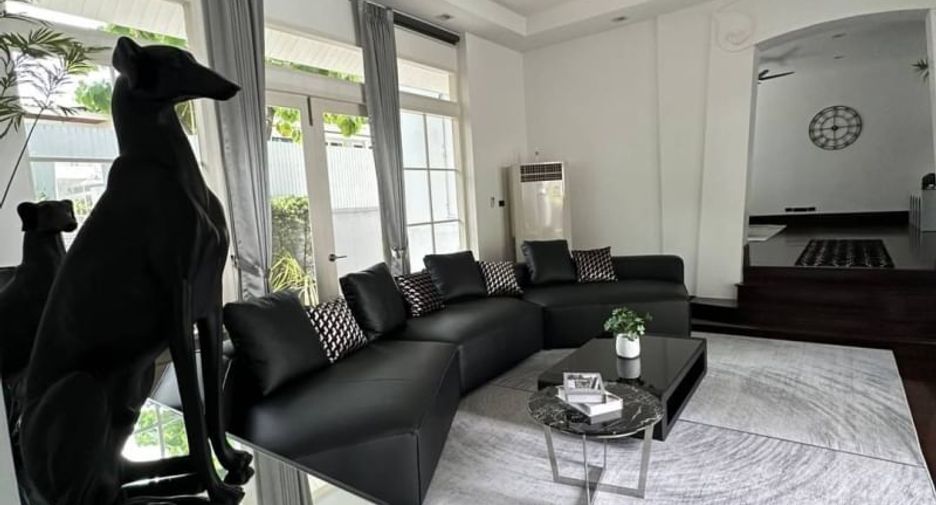 Villa en alquiler de 4 habitaciones en Watthana, Bangkok