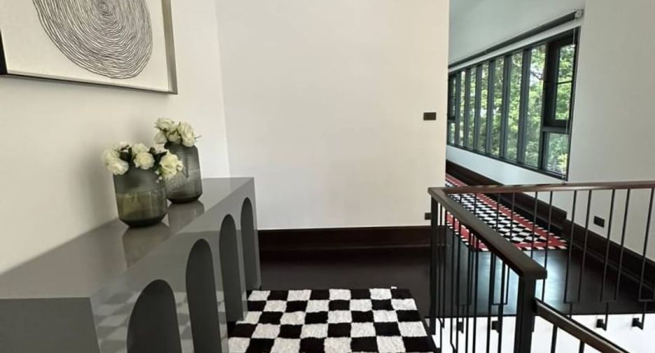 Villa en alquiler de 4 habitaciones en Watthana, Bangkok