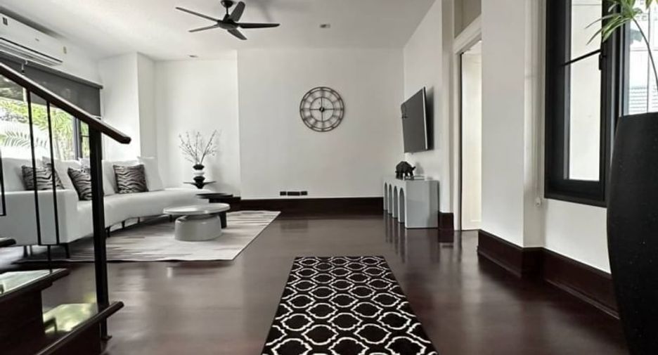 Villa en alquiler de 4 habitaciones en Watthana, Bangkok