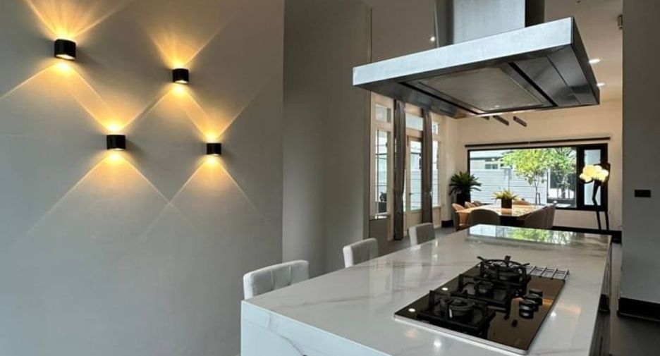 Villa en alquiler de 4 habitaciones en Watthana, Bangkok