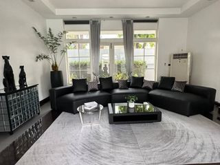 For rent 4 bedrooms villa in Watthana, Bangkok