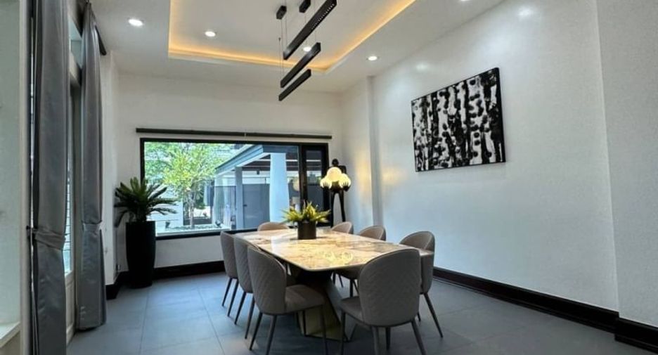 Villa en alquiler de 4 habitaciones en Watthana, Bangkok