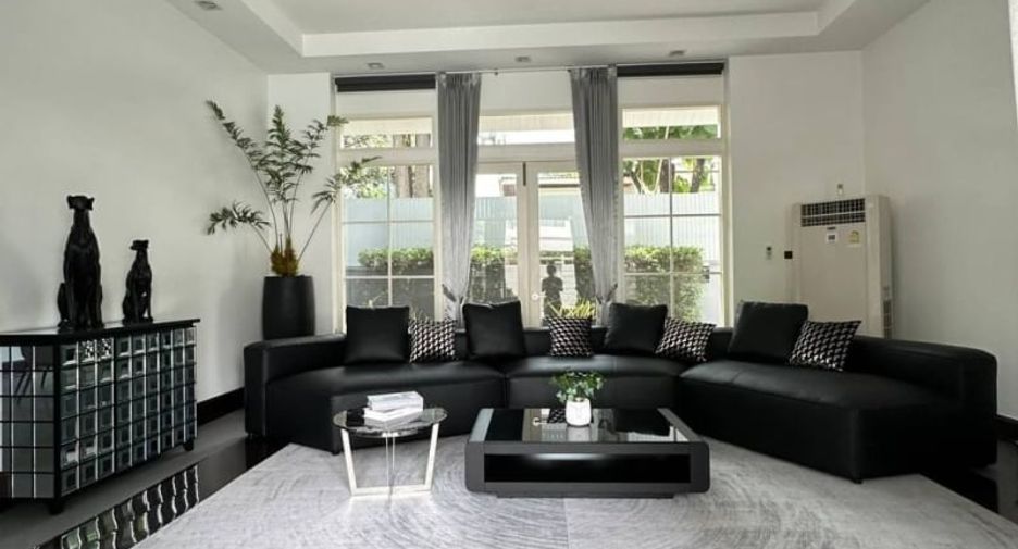 Villa en alquiler de 4 habitaciones en Watthana, Bangkok