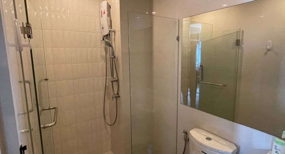 For rent 2 ベッドルーム condo in Watthana, Bangkok