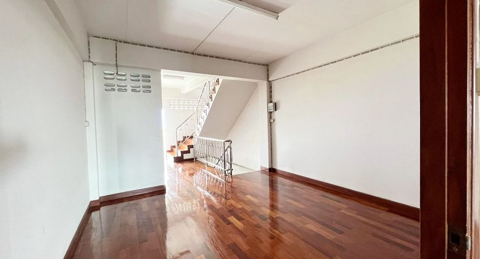 出售 7 卧室 办公室 在 Mueang Samut Prakan, Samut Prakan