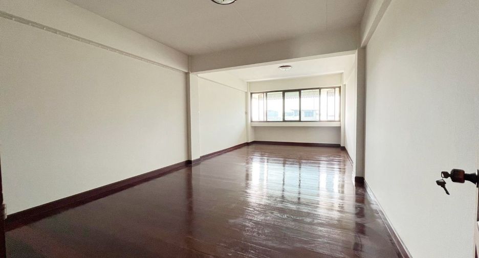 出售 7 卧室 办公室 在 Mueang Samut Prakan, Samut Prakan