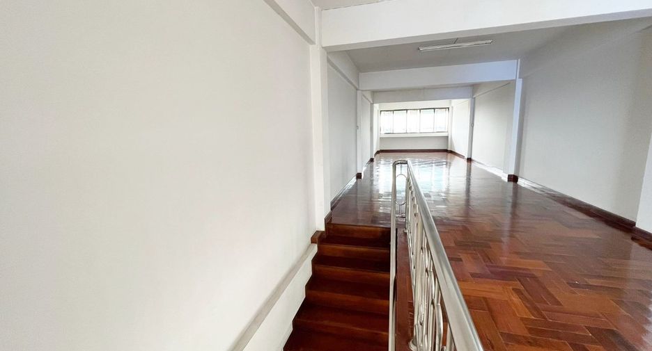 出售 7 卧室 办公室 在 Mueang Samut Prakan, Samut Prakan