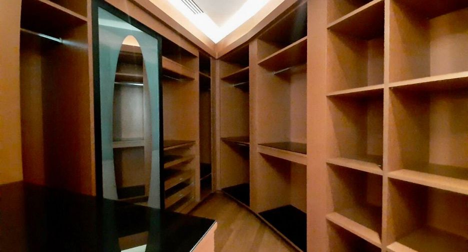 Wohnung zur Miete mit 3 Zimmer in Sathon, Bangkok