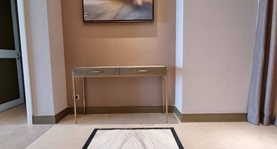 For rent 2 bedrooms condo in Khlong San, Bangkok